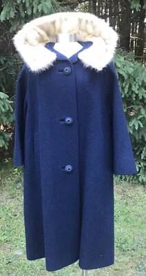 1950s Midnight Blue Textured Wool w/ Blond Fox Fur Collar Coat - Image 1 of 4