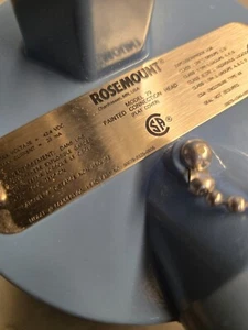 Rosemount Emerson Modelo 79 Cabezal de conexión P# 00079-0325-0005 SS Montaje de brida - Imagen 1 de 12