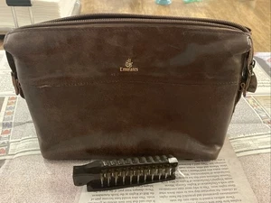 Emirates Reisetasche massiv glatt braun Leder Accessoire mit klappbarer Kammbürste - Bild 1 von 8