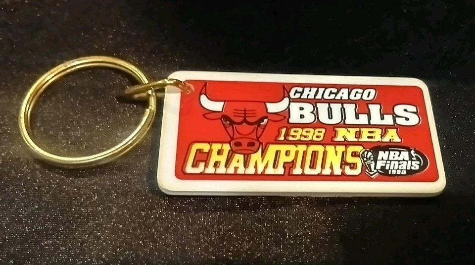 VINTAGE 1998 CHICAGO BULLS NBA CHAMPIONS FINALS KEYCHAIN PLASTIC SMALL - Image 1 of 2
