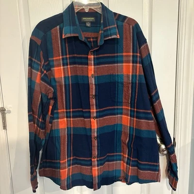 Men’s Xl Flannel - Image 1 of 4