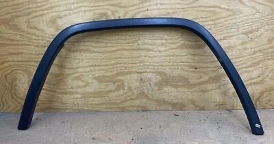 Jeep Grand Cherokee 2011-2016 guardabarros delantero izquierdo apertura de rueda acampanada OEM * Foto 1 de 4