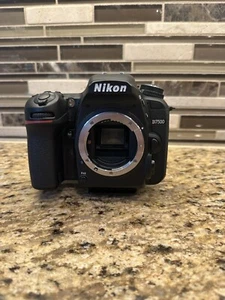 Nikon D7500 DSLR with accessories 4K video - Picture 1 of 15