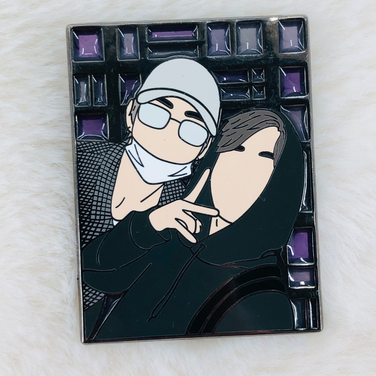 BTS♡ARMYピンバッジ BTS JIN ジン ギター型 バッジ BADGE 新品 公式&7/12 落下物