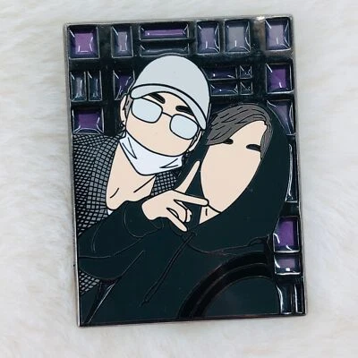 Pin esmaltado máscara Covid vitral taekook personalizado de Stupid Bear Designs Foto 1 de 2