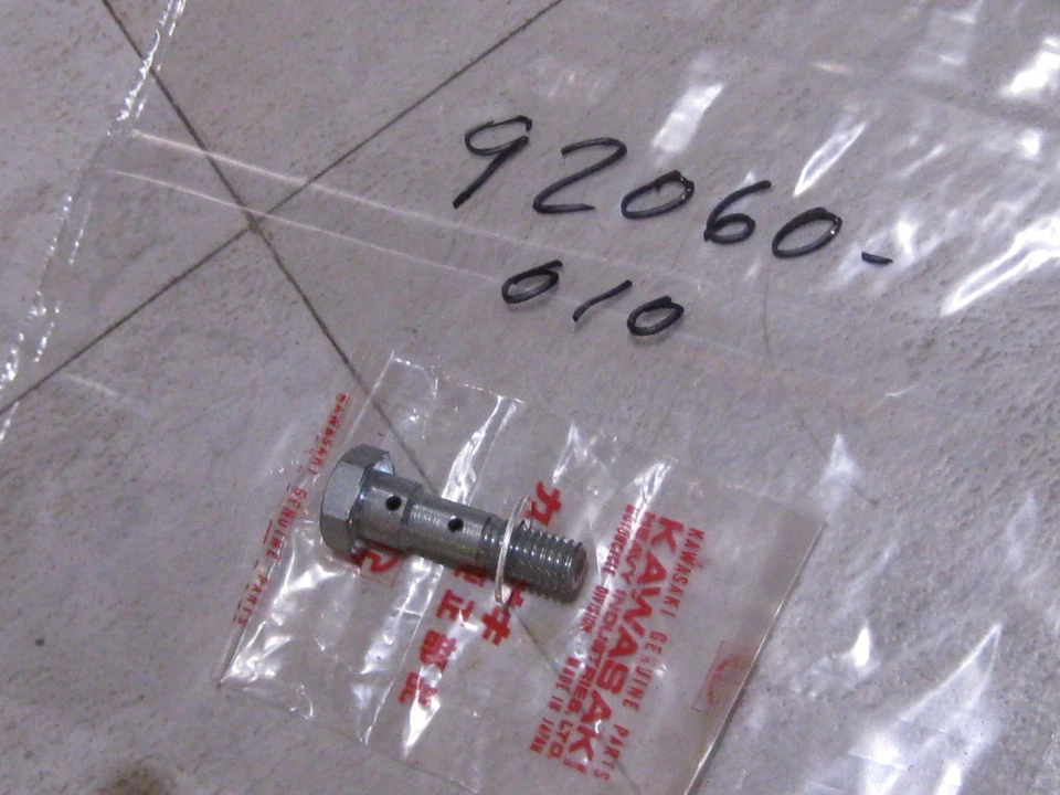 BOMBA DE ACEITE KAWASAKI H1/H1R/S3/KH400/S2/S1/KH250 PERNO BANJO CON ARANDELA ¡NOS! Foto 1 de 1