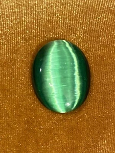 Vetro ottico verde cabochon occhio di gatto misura standard - Foto 1 di 3