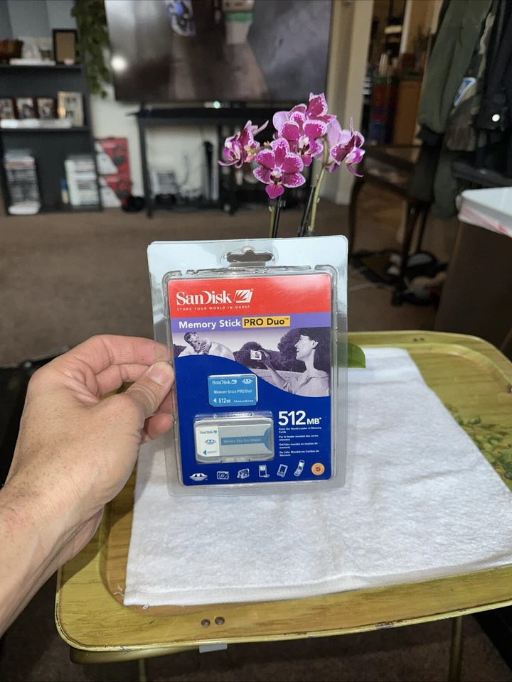 Sandisk 512 MB MemoryStick PRO Duo (SDMSPD-512-A10) New Sealed - Image 1 of 2