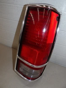 S10 BLAZER S15 JIMMY 1983-1994 RH PASSENGER SIDE TAILLIGHT LAMP chrome bezel - Picture 1 of 6