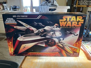 Hasbro Star Wars Revenge of the Sith ARC-170 Kampfflugzeug-Set werkseitig versiegelt