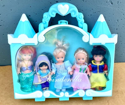 Beautiful Vintage Cinderella Doll Case With Five Kelly Princess Dolls - Image 1 of 4