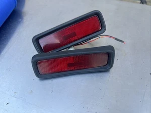 89-98 Suzuki Sidekick Geo Tracker Marker Lights Red Rear Side L & R - Picture 1 of 3