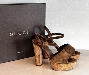 GUCCI Sandale Neutral Braun Wildleder Plateau Kork Absatz Gr. 38 + Riemchen Karton - Bild 1 von 16