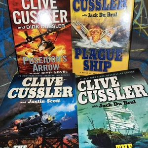 Lot Of Four Hardcover Clive Cussler Books - Bild 1 von 4