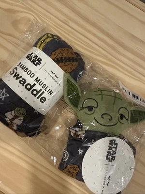 Little Sleepies Star Wars Yoda Bamboo Muslin Swaddle & Lovey Set - Изображение 1 из 4