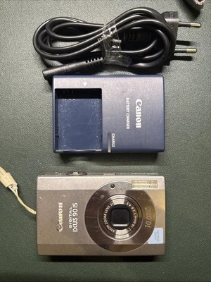 Canon Digital IXUS 90 Is 10.0MP Digitalkamera Silber - Bild 1 von 4