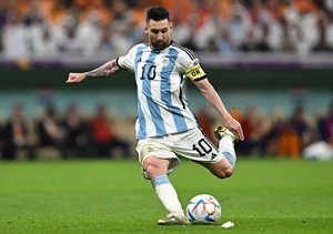 Lionel Messi - Fußball/Football MVP - 4x6 Hochglanz Foto - Bild 1 von 4