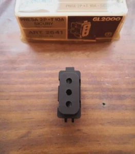 Presa 10A marrone Legrand Molveno GL2000 art. 2641. Nuova. Rara - Picture 1 of 2
