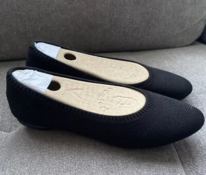 Vivaia Aria 5 Pointed Toe Ballet Flats Slip on Black 37/6.5 NWOB - Picture 1 of 9