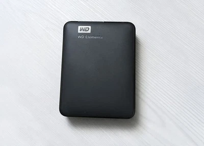 Western Digital Elements 2,5 Zoll 5TB Externe Festplatte (WDBU6Y0050BBK-WESN) - Bild 1 von 4