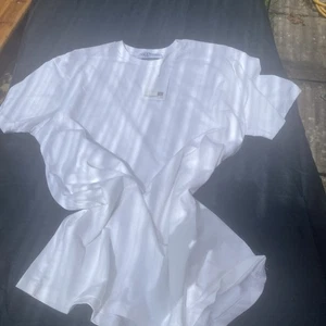 Valentino White T-shirt With Studded Shoulders - Picture 1 of 9