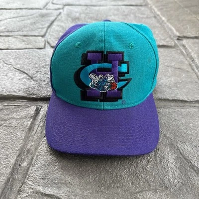De Colección Especialidades Deportivas Charlotte Hornets Snapback Sombrero Lana Script Gorra Dos Tonos Foto 1 de 4