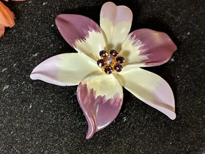 Vtg Enamel & Amethyst Austria Crystal Glass Flower Pin Brooch Estate Jewelry - Picture 1 of 12