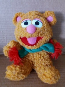 Juguete de peluche Muppet Babies Baby Fozzie Bear 7" 1987 con bufanda - Imagen 1 de 3