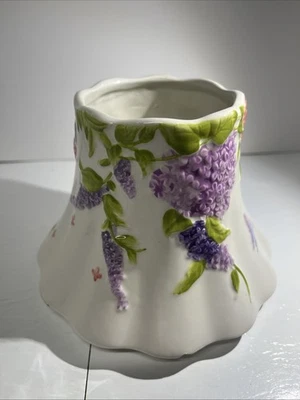 Yankee Candle Ceramic Chimney Shade 4"X6" Retired Hydrangeas & Butterfly - Image 1 of 4