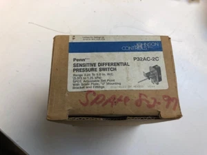 JOHNSON CONTROLS P32AC-2C PENN Differential Air Pressure Switch - Picture 1 of 4