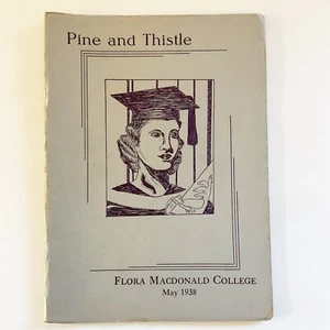 Folleto Flora Macdonald College Pine and Thistle mayo 1938 Red Springs NC - Imagen 1 de 18