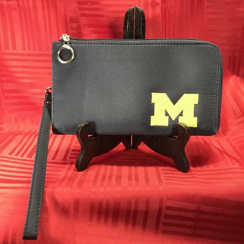 Michigan Wolverines Womens Wallet With Wrist Holder Cover