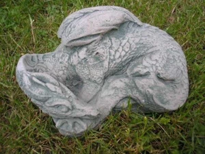 schlafender Drache Mira - Steinfigur - Bild 1 von 8