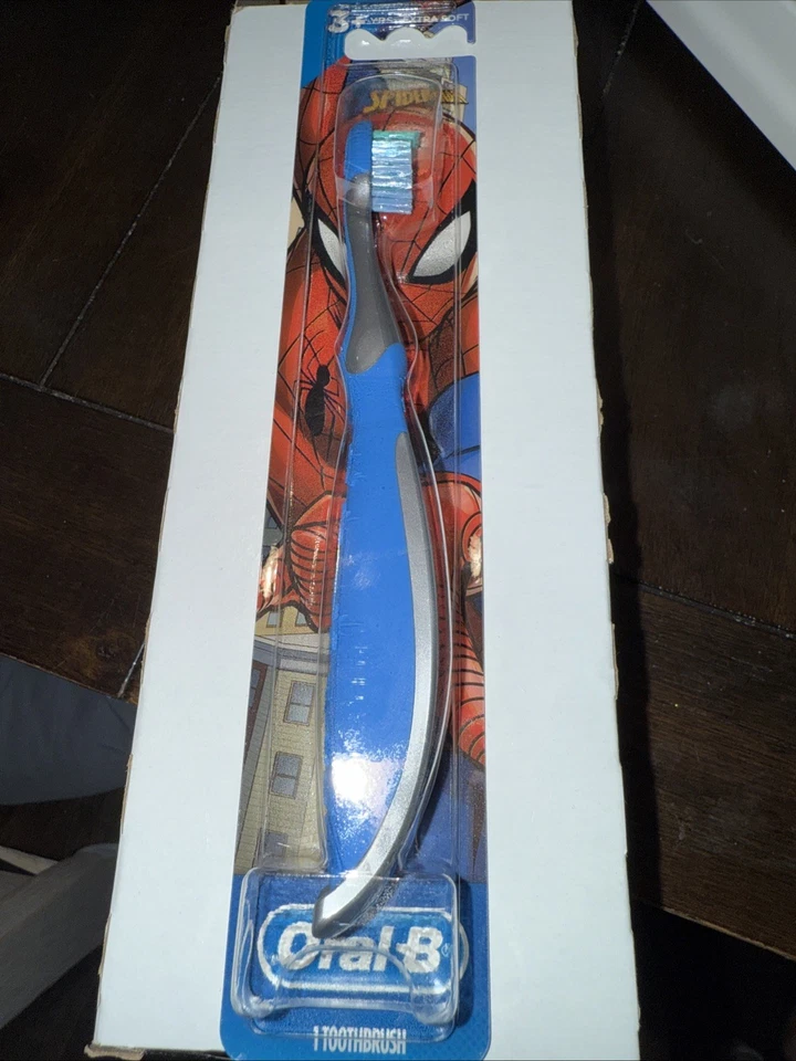 Escova de Dentes Oral B Stages Kids 3+ Marvel Spider-Man Cinza Azul - Imagem 1 de 1