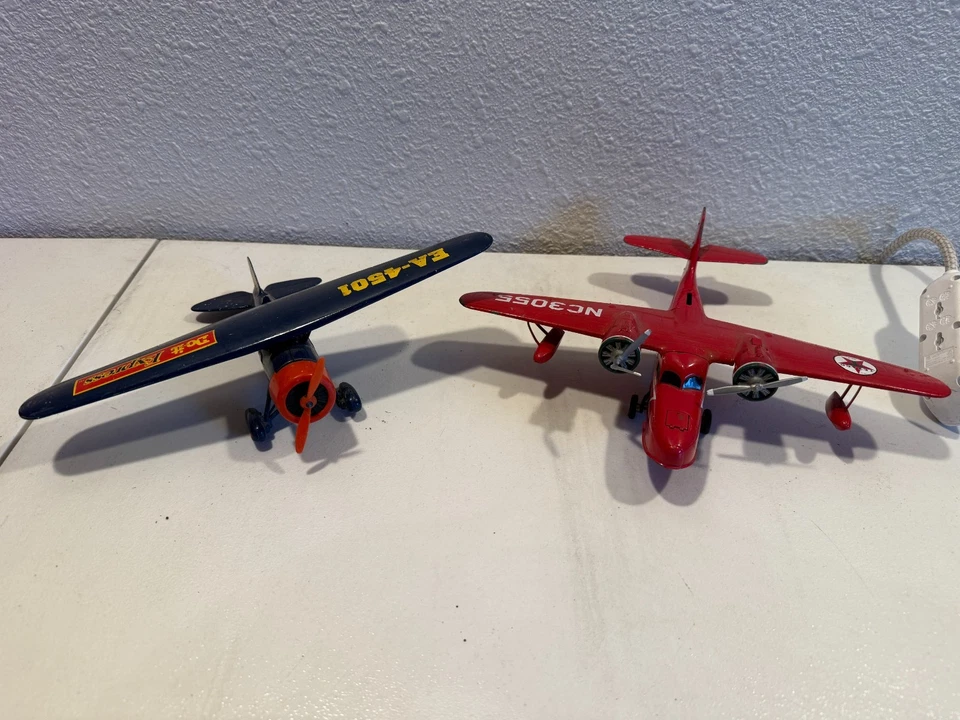 Lot of 2 Ertl Wings of Texaco Die-Cast Airplane Banks Grumman Goose & Lockheed - Image 1 of 4
