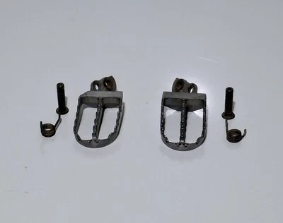 2008-2023 Suzuki RMZ450 OEM Footpegs 2010-2018 RMZ250 (Stock Foot Pegs Rests) - Imagem 1 de 4
