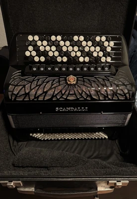 Acordeón botón cromático Scandalli AIR IC sistema LMMH C Foto 1 de 4