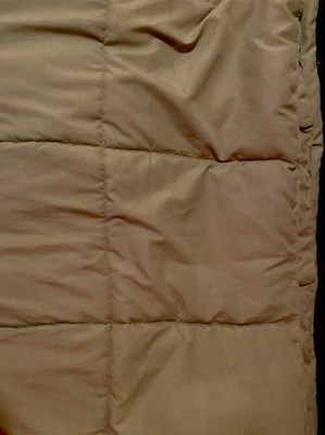 Edredón tamaño doble ~ oliva claro ~ sin marca Foto 1 de 4