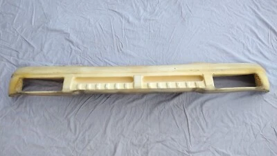 Amortiguador de espuma para parachoques delantero 85 86 87 88 89 Toyota MR2 Foto 1 de 4