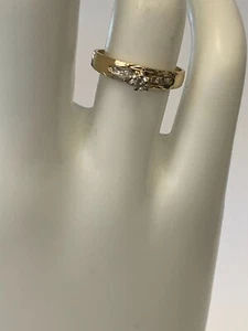 14K YELLOW GOLD ESTATE DIAMOND LADIES ENGAGEMENT RING - Picture 1 of 4