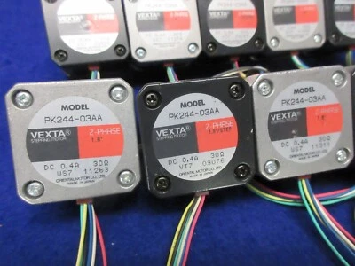 Motor paso a paso Oriental Vexta PK244-03AA, 2 fases, 1,8 grados, 6 hilos Foto 1 de 4