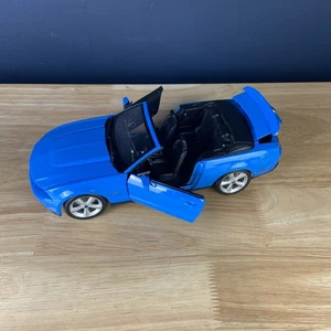 Maisto Edizione Speciale 2010 Ford Mustang GT 1/18 Blu - Foto 1 di 14