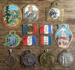 13 insignes (9 cartons, 4 métal) Journées Nationales, guerre 14/18 WW1 - Picture 1 of 21