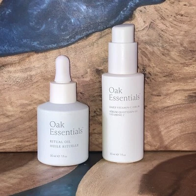 Oak Essentials Brightening Duo, brillo todo el día 1 OZ cada uno nuevo. Foto 1 de 4