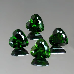 Pietre preziose sfuse diopside cromo verde naturale colore AAA cuore 7,33 ct 8 mm - Foto 1 di 3