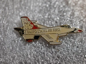 Spilla aeronautica F-16 o T-38 ? Spilla aereo jet aeronautica militare USA   - Foto 1 di 4