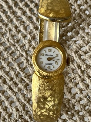 RELÓGIO PULSEIRA FEMININO VINTAGE LUCERNA tom dourado fabricado na Suíça - Imagem 1 de 4