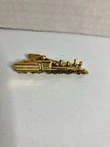 Bangor und Aroostook RR 75th Anniversary Krawattenschließe / SELTEN goldfarben - Bild 1 von 6