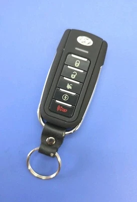 NEW OEM HYUNDAI KEYLESS ENTRY REMOTE KEY FOB TRANSMITTER EZSDEI7152A HYRA-2507BC - Image 1 of 3