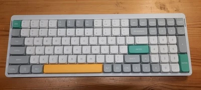 Nuphy Air96 V2 Wireless Mechanical Keyboard ANSI White Wisteria Switches - Bild 1 von 4